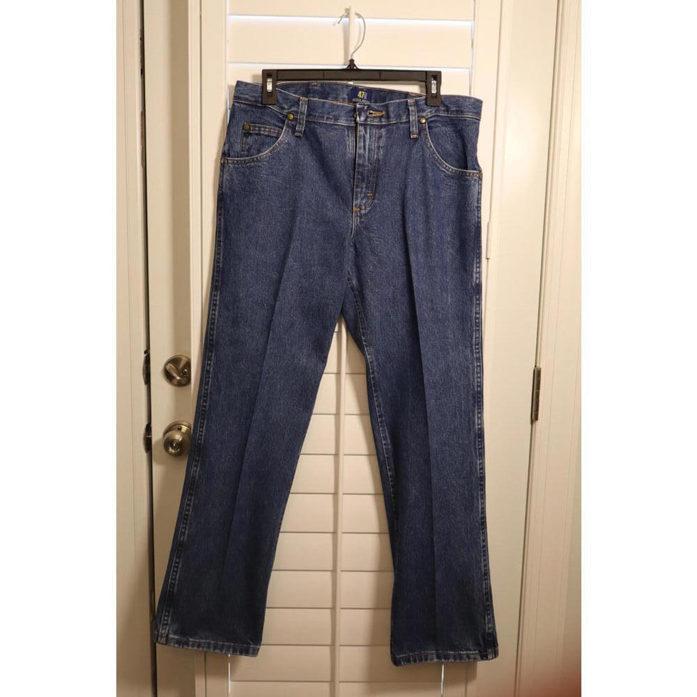 Wrangler Men’s regular fit jeans size 32x30 - Picture 2 of 8